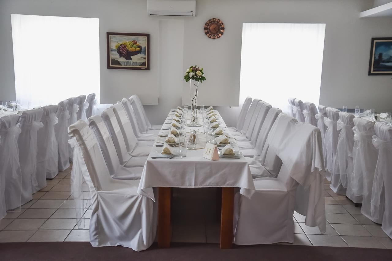 Hotel Mk, Plavi Restoran, 洛兹尼察 外观 照片