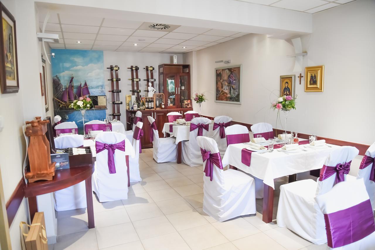 Hotel Mk, Plavi Restoran, 洛兹尼察 外观 照片