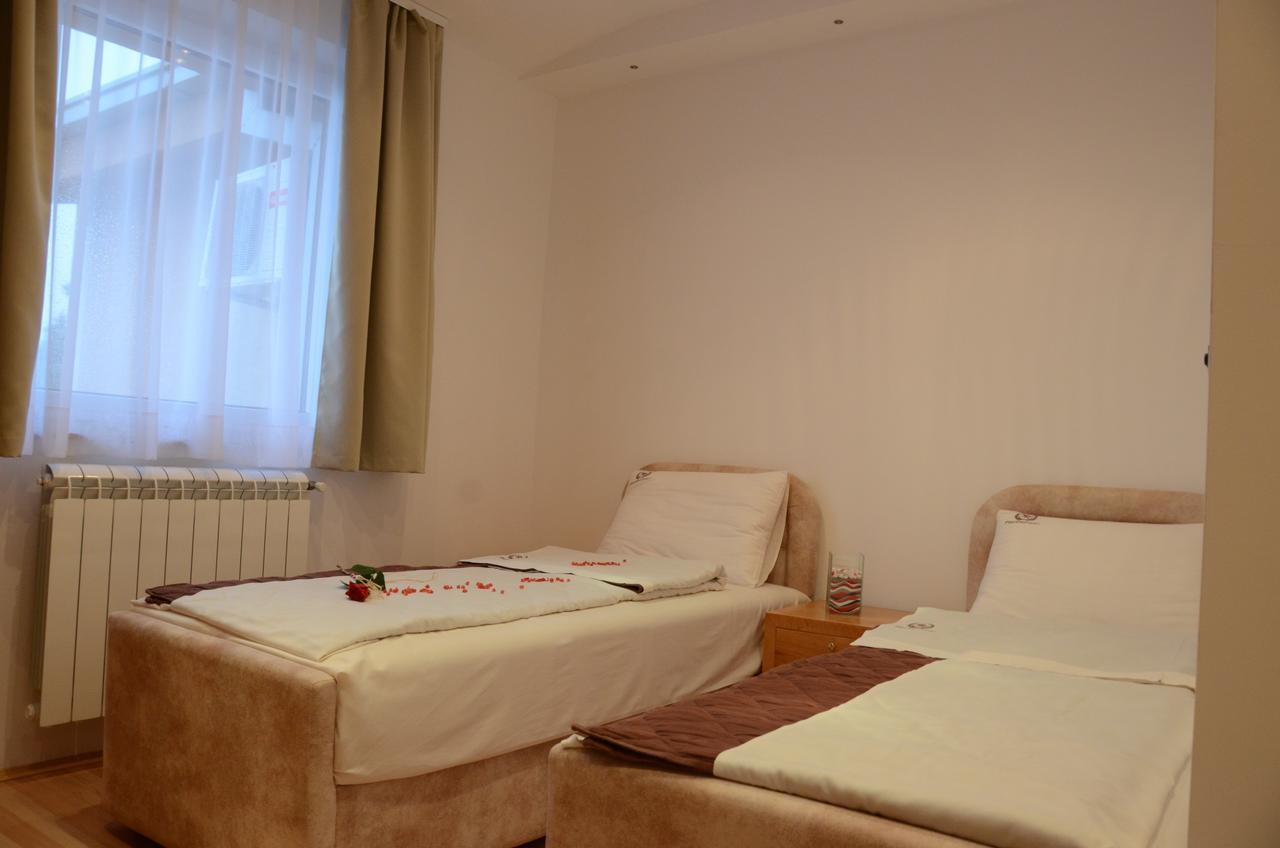 Hotel Mk, Plavi Restoran, 洛兹尼察 外观 照片